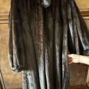 Elegant Dark Brown Mink Fur Coat